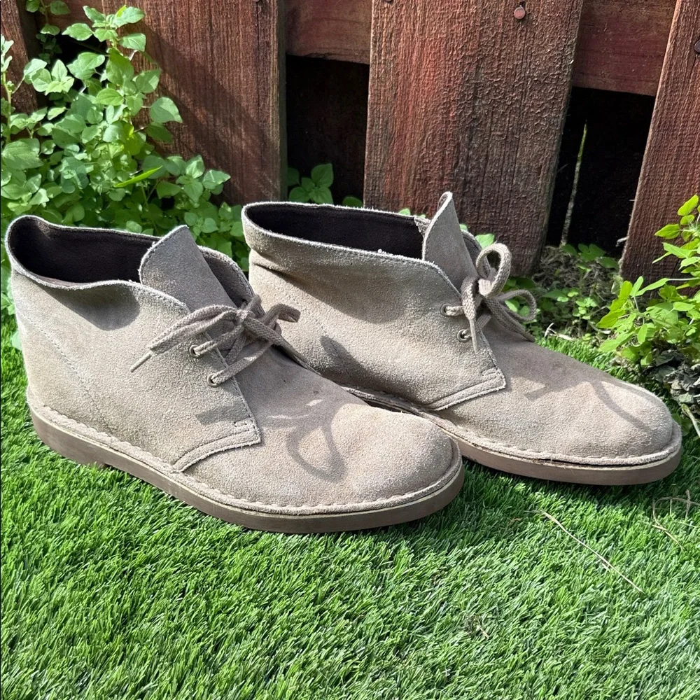 Clarks classic chukka